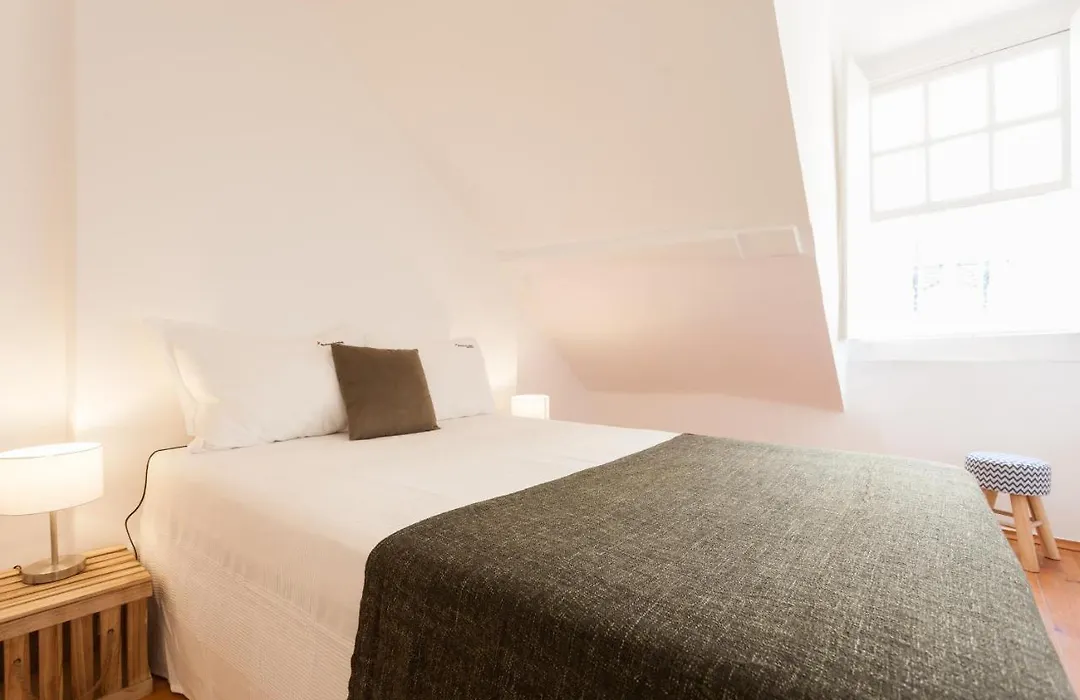 FLH Sé Cozy Flat-1