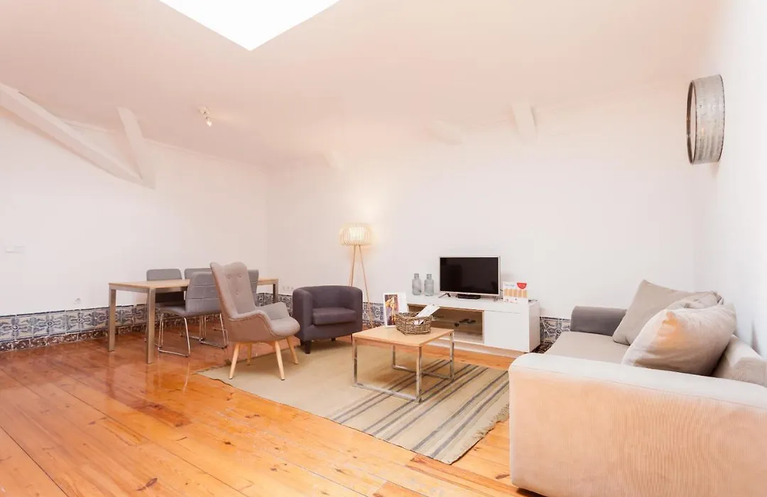FLH Sé Cozy Flat-1